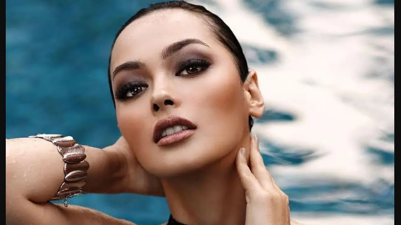 Jalani Pemotretan Puteri Indonesia Lingkungan Pakai Bikini Rancangan Kelly Tandiono