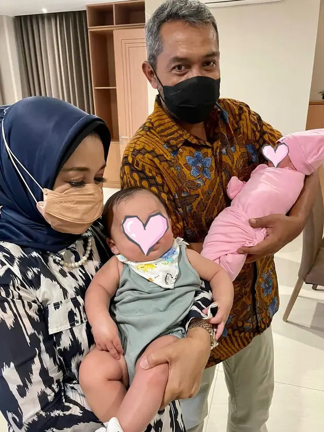 Potret Kumpul Keluarga Nikita Willy Usai Winona Lahiran Dikaruniai Ponakan Perempuan Hot