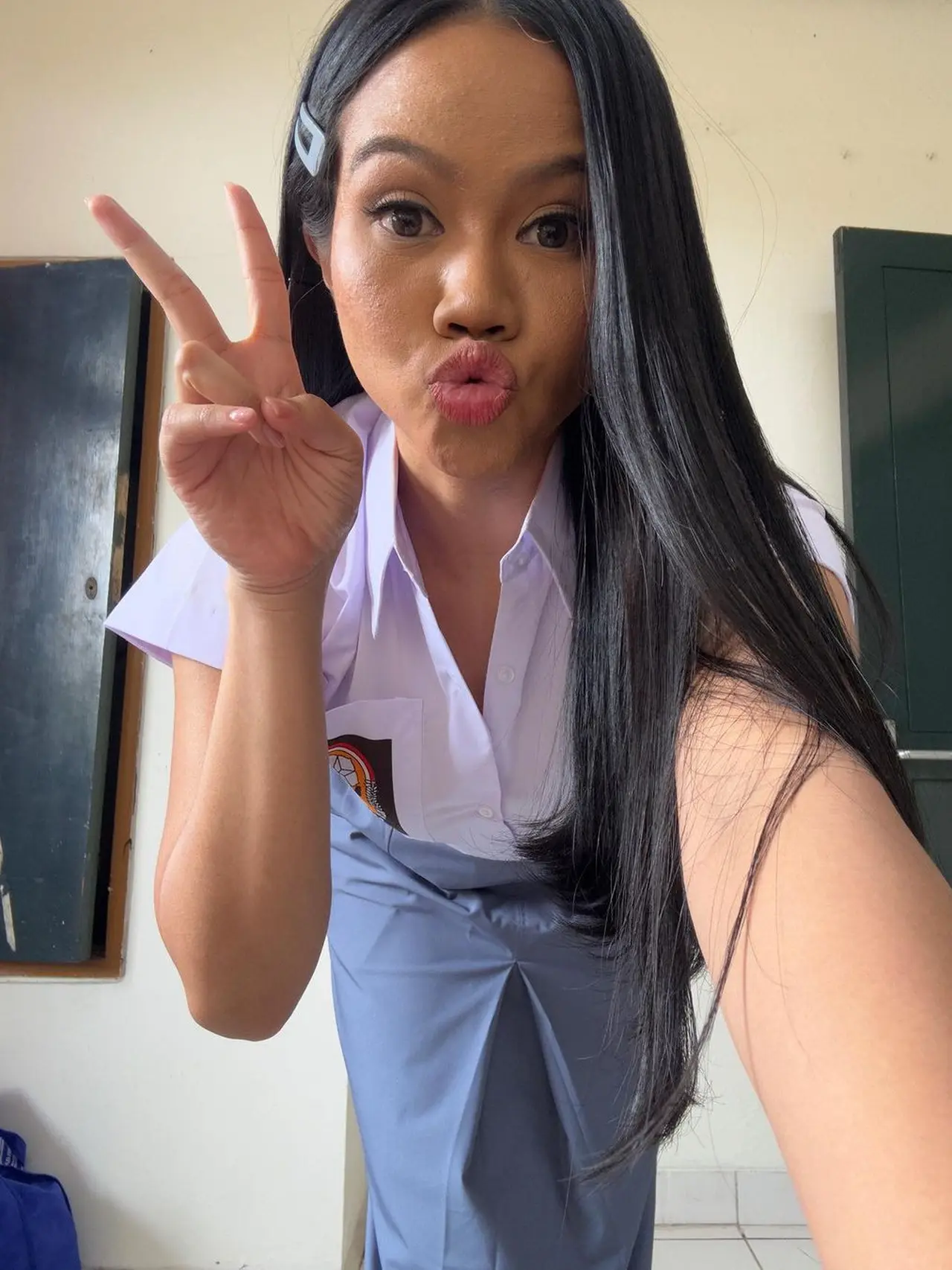 Kenang Masa Sekolah Ini Potret Yura Yunita Pakai Seragam Sma Hot Liputan