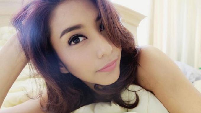 Seksinya Tyas Mirasih Saat Pakai Bikini Di Kolam Renang Entertainment