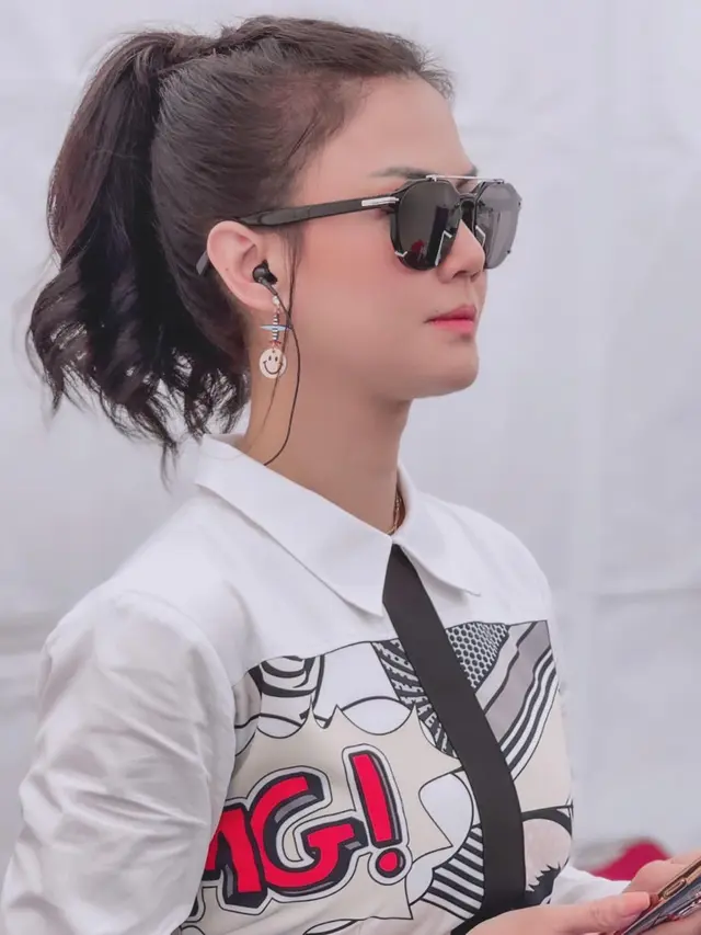 Gaya Rambut Nita Gunawan Yang Paling Curi Perhatian Ada Yang Mirip Chun Li Hot Liputan