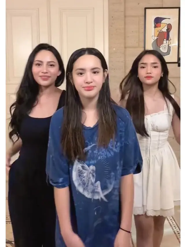 Potret Mikhayla Senang Bertemu Fuji Ngefans Hingga Bisa Tiktokan Bareng Hot Liputan