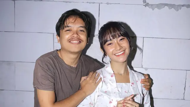 6 Editan Foto Cowok Bareng Zee Dan Freya JKT48 Ini Halu Banget Kocak Hot Liputan6