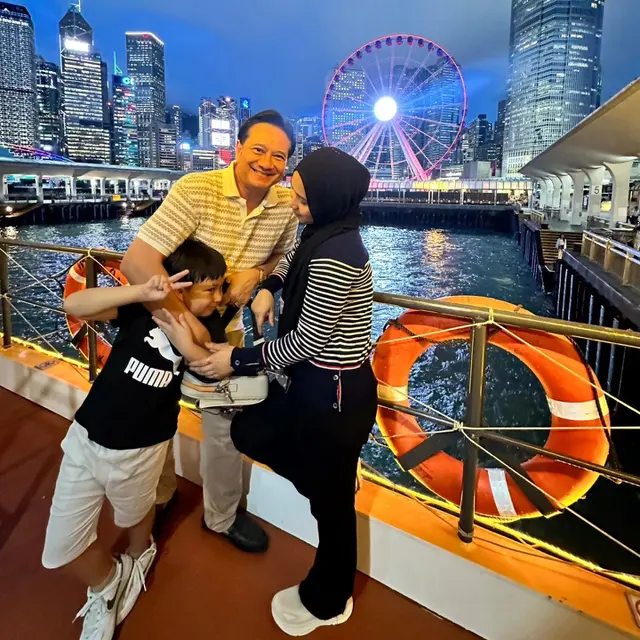 Momen Verrell Bramasta Liburan Ke Hong Kong Hadiah Untuk Adik Tiri Usai Sunat Hot Liputan