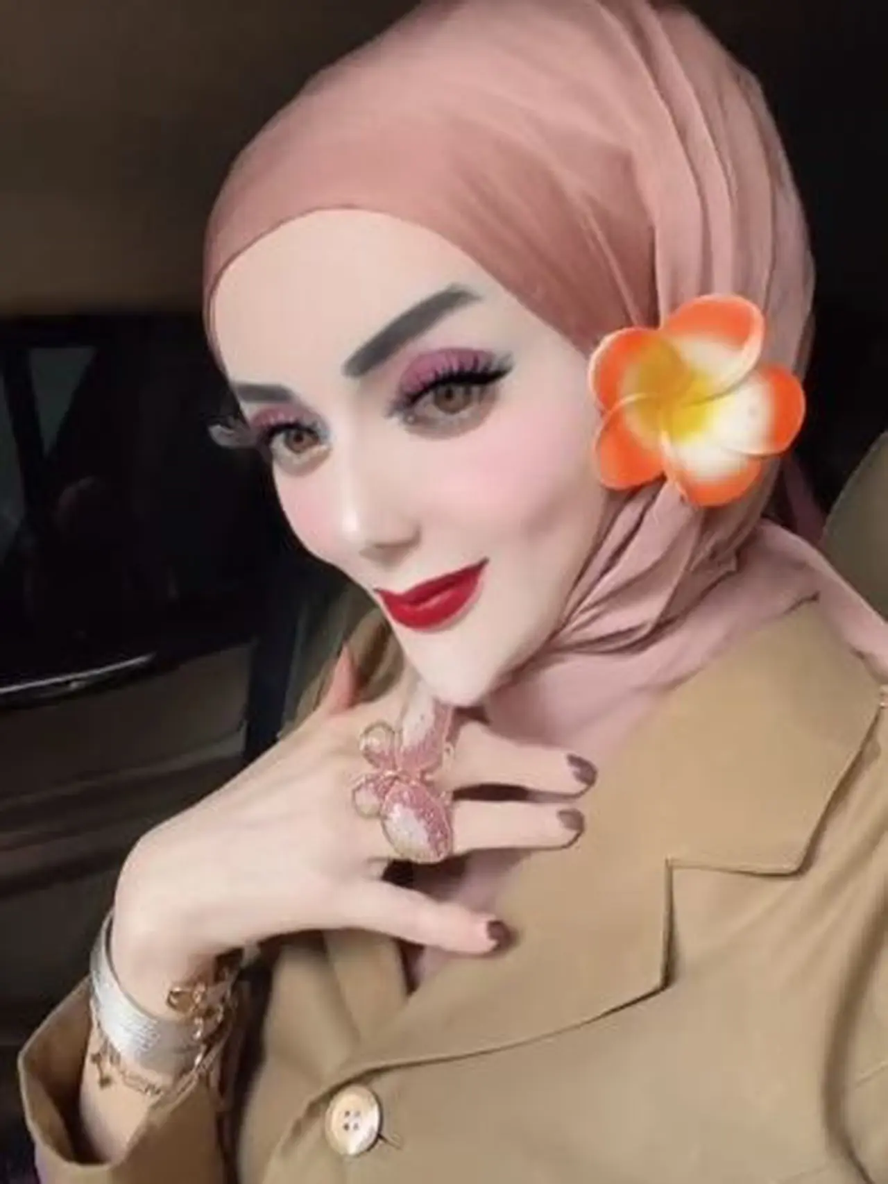 Potret Terkini Yuni Jasmine PNS Lampung Yang Viral Karena Dagunya Makin Lancip Page Hot