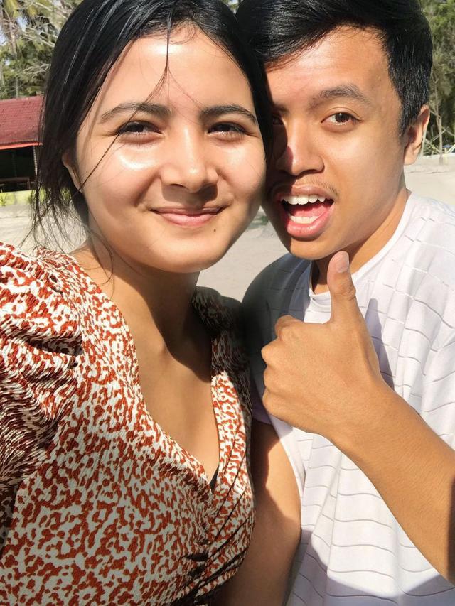 Editan Foto Selfie Bareng Artis Cewek Ini Halu Banget Bikin Ngakak Hot Liputan