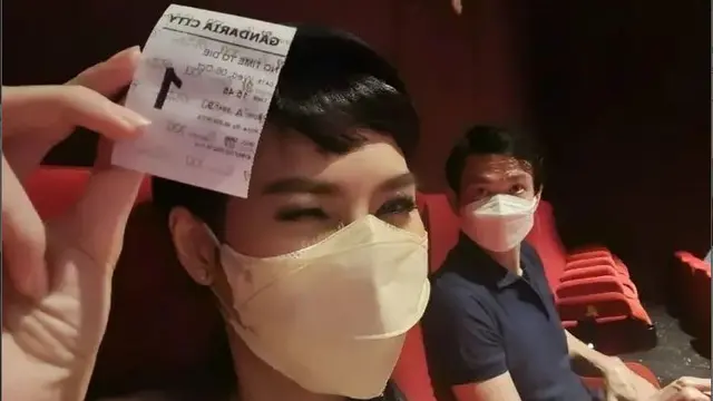 Aktif Jadi Presenter Ini Potret Terbaru Anya Dwinov Yang Tampil Awet Muda Hot Liputan