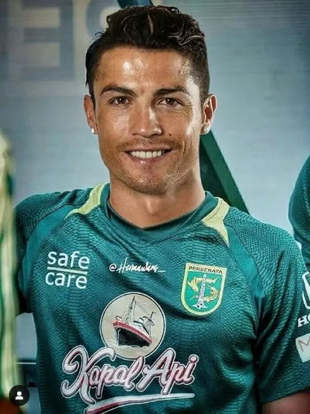 Editan Foto Jika Cristiano Ronaldo Jadi Pemain Dan Suporter Persebaya