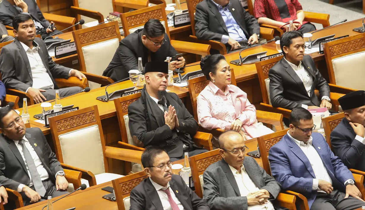 Rapat Paripurna dihadiri ratusan anggota DPR. (merdeka.com/Arie Basuki)