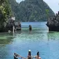 Darius Sinathrya dan Donna Agnesia menikmati keindahan Pulau Sombori di Morowali, Sulawesi Tengah (Instagram/@darius_sinathrya/Komarudin/Liputan6.com)