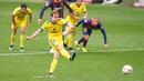 Pada menit ke-89 Cadiz mendapatkan penalti. Alex Fernandes yang maju sebagi algojo berhasil menyelesaikan tugasnya dengan mulus. (Foto: AFP/Josep Lago)