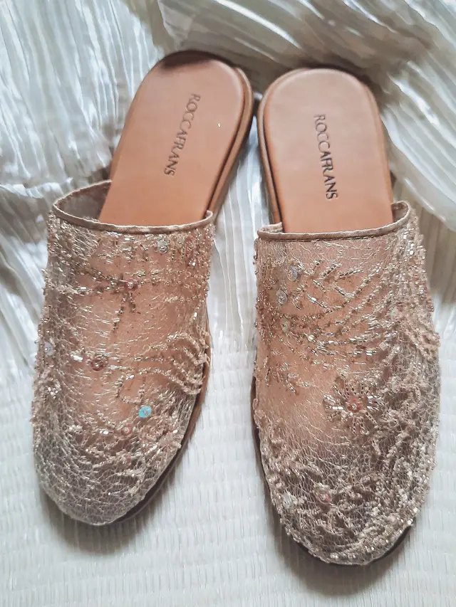 Sandal dan Sepatu Kulit