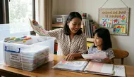 7 Cara Simpan Tumpukan Gambar Anak Biar Nggak Jadi Sampah, Tetap Rapi dan Penuh Kenangan