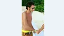 Valentino Rossi berlibur di salah satu pantai di Meksiko bersama kekasihnya, Linda Morselli. (Facebook)