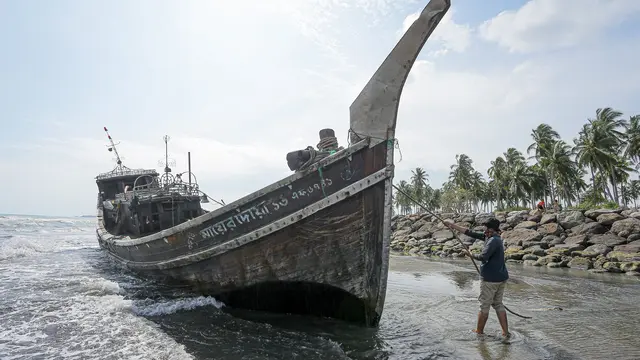 Penampakan Perahu Pengungsi Rohingya yang Terdampar di Aceh