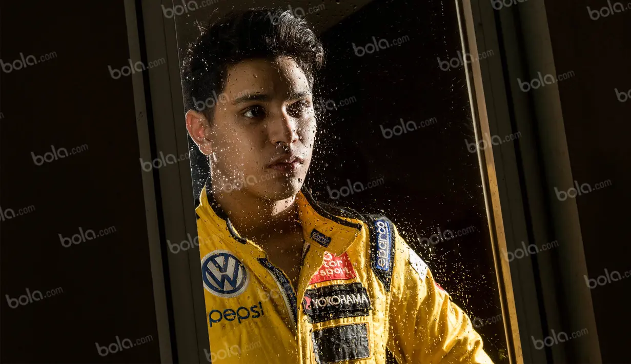 "Saya tidak memikirkan kapan akan menuju F1, tapi saya hanya berfikir untuk melakukan yang terbaik ke depannya dan biarkan hasil itu yang akan menentukannya," ujar Philo Paz Armand. (Bola.com/Vitalis Yogi Trisna)