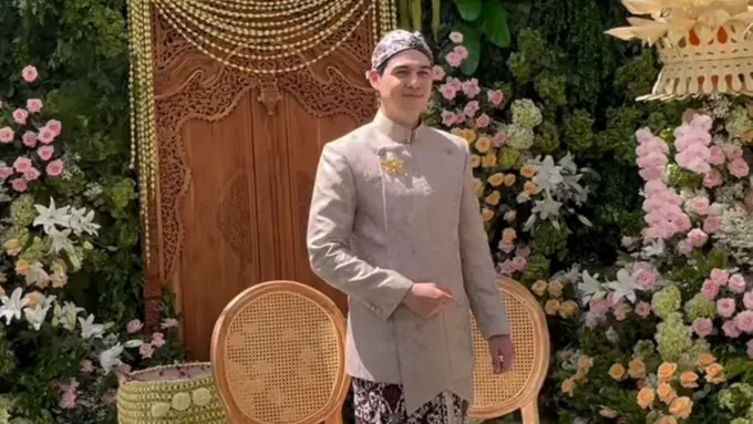 Potret Gagah Maxime Bouttier saat Siraman dan Sungkeman