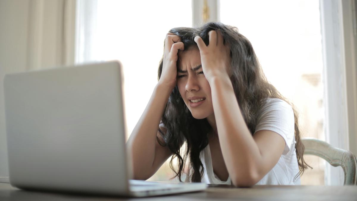 5 Cara Menenangkan Diri yang Benar saat Sedang dalam Tekanan Berat