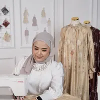 Simak cerita Rateh Wulandari dengar latar pendidikan S2, tapi sukses dirikan merek lokal (Greisy Official)