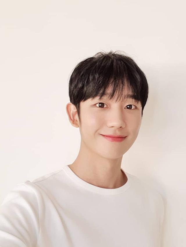 Jung Hae In. (Foto: Instagram @holyhaein)