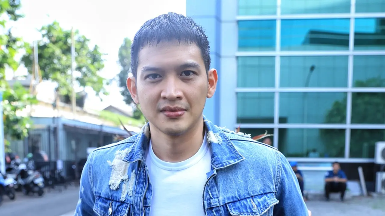 [Fimela] Rezky Aditya
