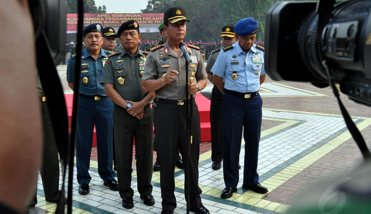 Kapolri Jenderal Sutarman dan beberapa petinggi Polri dan TNI juga hadir dalam apel ini, Jakarta, (16/10/14). (Liputan6.com/Johan Tallo)