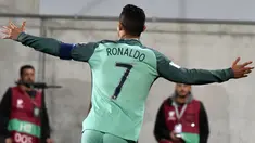Bintang Portugal, Cristiano Ronaldo mencetak 15 gol selama babak kualifikasi Piala Dunia 2018. Portugal masih menyisakan satu laga melawan Swiss untuk merebut tiket otomatis ke putaran final Piala Dunia 2018. (AFP/Pascal Pavani)