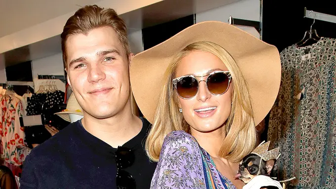 [BIntang] Chris Zylka - Paris Hilton