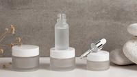 Mengenal cara cek BPOM produk skincare dan kosmetik secara mudah hanya melalui ponsel. (Foto/Dok: freepik.com)