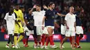 Para pemain Timnas Prancis merayakan kemenangan 2-0 atas Republik Irlandia usai laga Grup B Kualifikasi Euro 2024 di Parc des Princes Stadium, Paris, Jumat (8/9/2023) dini hari WIB. (AFP/Anne-Christine Poujoulat)