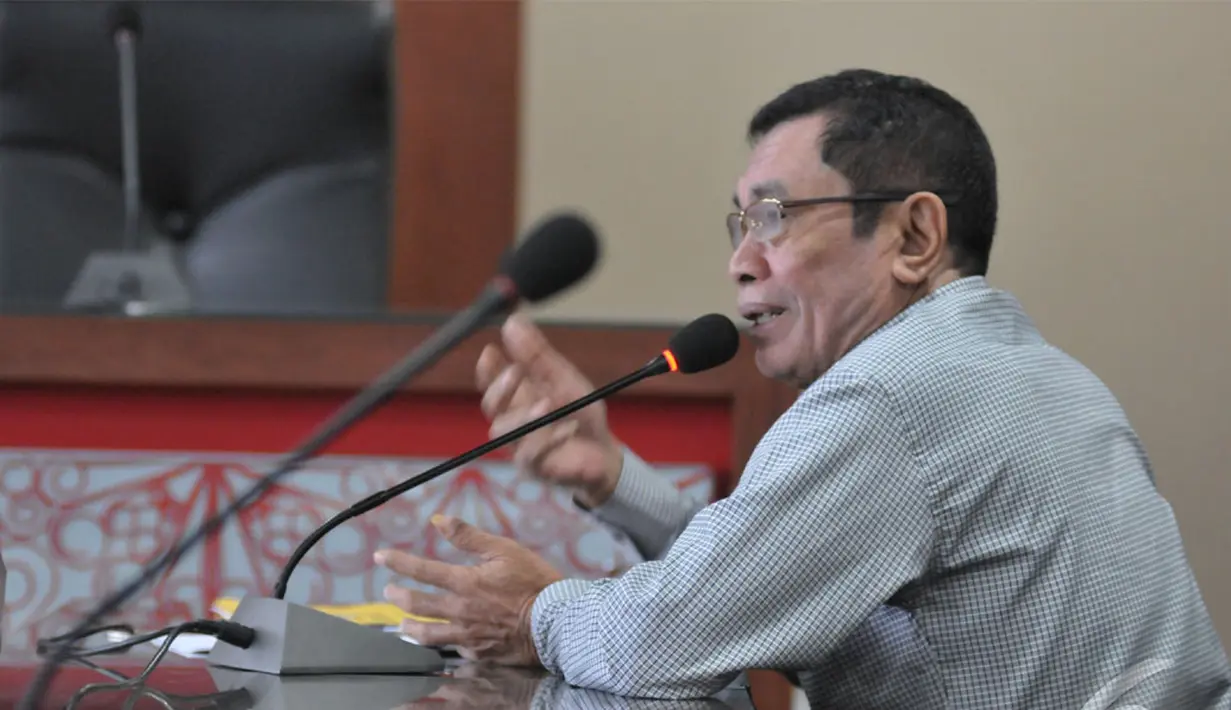 Dalam sidang kode etik yang berlangsung terbuka di ruang DKPP itu, Barnabas mengaku khilaf atas perbuatan yang sudah mencoreng lembaaga Bawaslu, Jakarta (2/9/2014) (Liputan6.com/Panji Diksana)