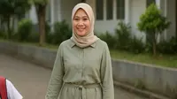 7 Inspirasi Baju Simpel Antar Anak Sekolah untuk Ibu-ibu Berhjiab