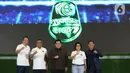 Ketua Umum PSSI yang juga Menteri BUMN, Erick Thohir (tengah) saat meresmikan bergulirnya Pegadaian Liga 2 Indonesia 2024/2025 di Jakarta, Selasa (3/9/2024). (Liputan6.com/Helmi Fithriansyah)