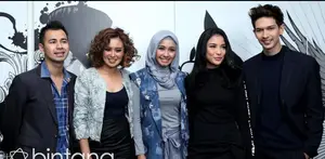 Bukan Bintang Biasa (BBB) sempat menghilang dari industri musik Indonesia karena kesibukan masing-masing anggotanya. Tahun ini, BBB kembali merilis single ‘Best Friend Forever’. Selain itu, saat ini beberapa personel BBB sudah berstatus menikah.