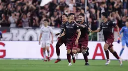 Ini adalah edisi ke-104 Piala Kaisar, kompetisi yang diikuti oleh semua elemen sepak bola di Jepang:
mulai dari wakil prefektur, tim universitas, tim amatir, hingga tim-tim J.League. (Dok J.LEAGUE)