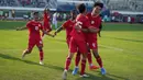 Selebrasi para pemain Timnas Indonesia U-19 merayakan gol penyeimbang 1-1 ke gawang Argentina U-19 yang dicetak Kadek Arel (kanan) pada laga pertama Turnamen Seoul Earth on Us Cup 2024 di Stadion Mokdong, Seoul, Korea Selatan, Rabu (28/8/2024). (Dok. PSSI)