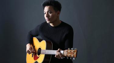 Usai By My Side Rendy Pandugo Rilis Single 7 Days News Entertainment Fimela Com