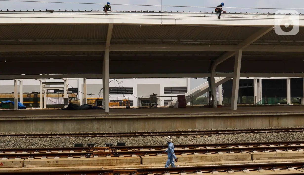 Salah satu dari empat stasiun yang dibangun KCIC dan menjadi magnet perhatian adalah Stasiun Karawang. (Liputan6.com/Herman Zakharia)