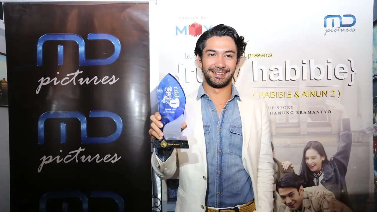 [Bintang] Reza Rahadian dan Habibie