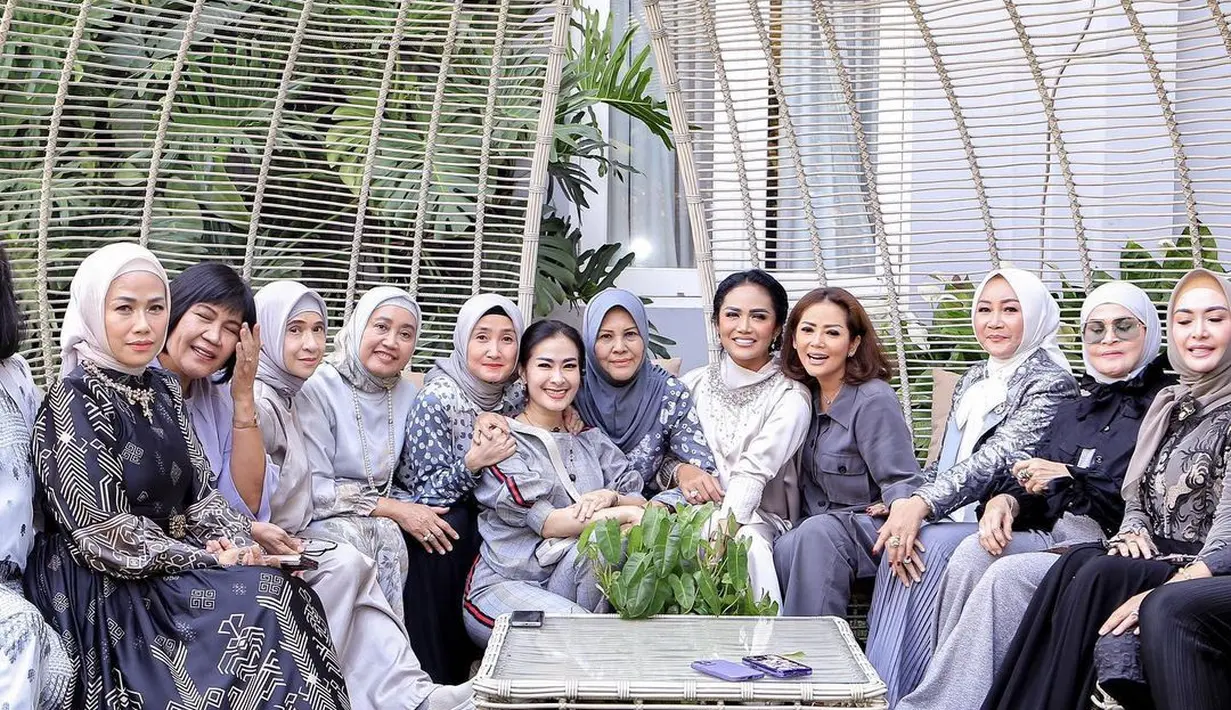 Ultah ibunda Kris Dayanti ke-73 [Instagram/krisdayantilemos]