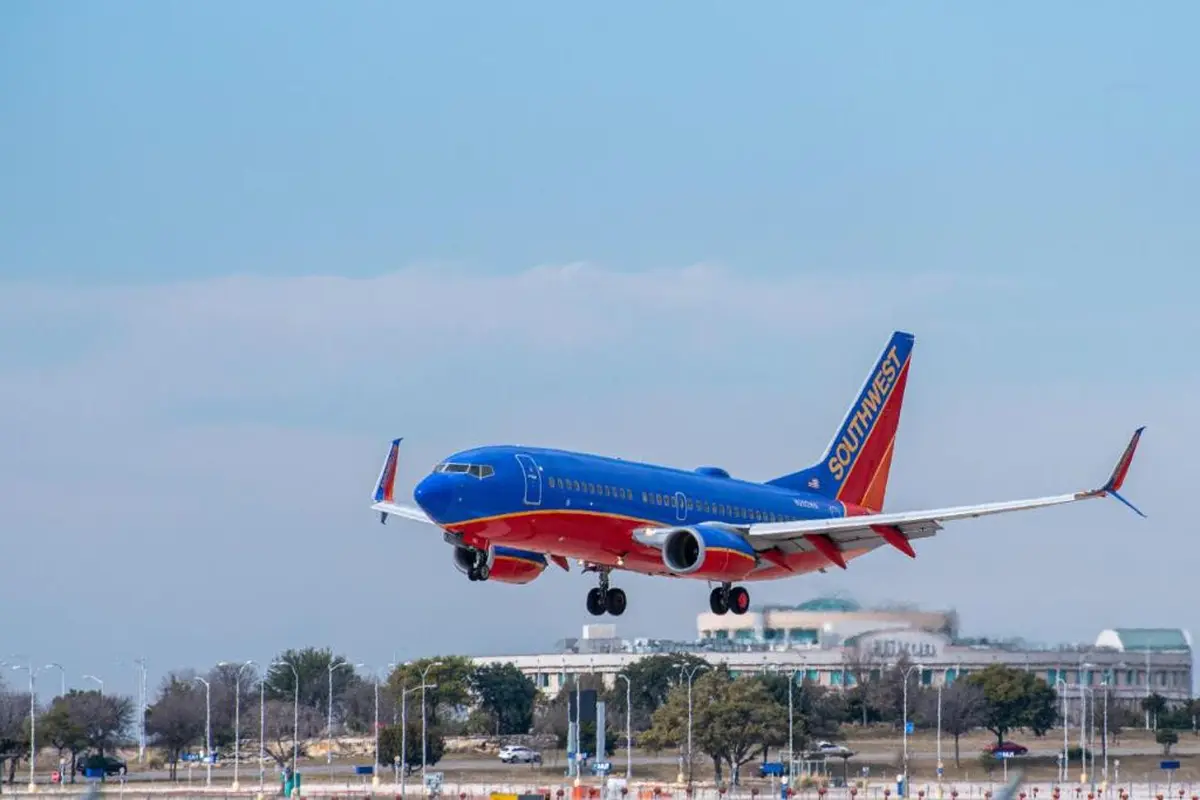 Southwest Airlines Hentikan Layanan Alkohol Usai Insiden Penyerangan Terhadap Pramugari