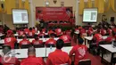 Suasana pembukaan Sekolah calon kepala daerah PDIP angkatan ke-2 di Wisma Kinasih, Depok, Selasa (6/9). Sekolah Calon Kepala Daerah PDIP berlangsung dari 6-10 September 2016 dan diikuti 54 peserta. (Liputan6.com/Yoppy Renato)