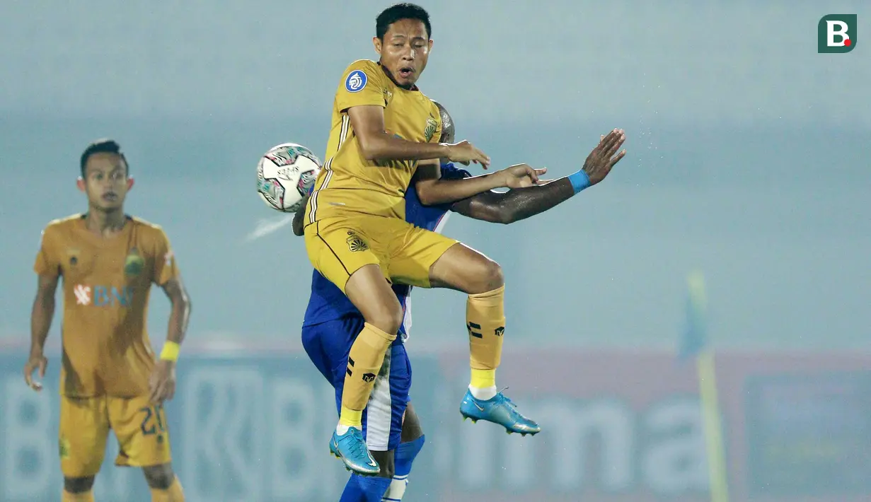 Evan Dimas. Pemain Bhayangkara FC berusia 26 tahun ini memiliki nilai pasar Rp.5,65 miliar. Hanya 1 kali absen dalam 6 laga di BRI Liga 1, ia belum berhasil menyumbang 1 gol pun. Bhayangkara FC dibawanya menjadi pemuncak klasemen sementara. (Bola.com/M. Iqbal Ichsan)
