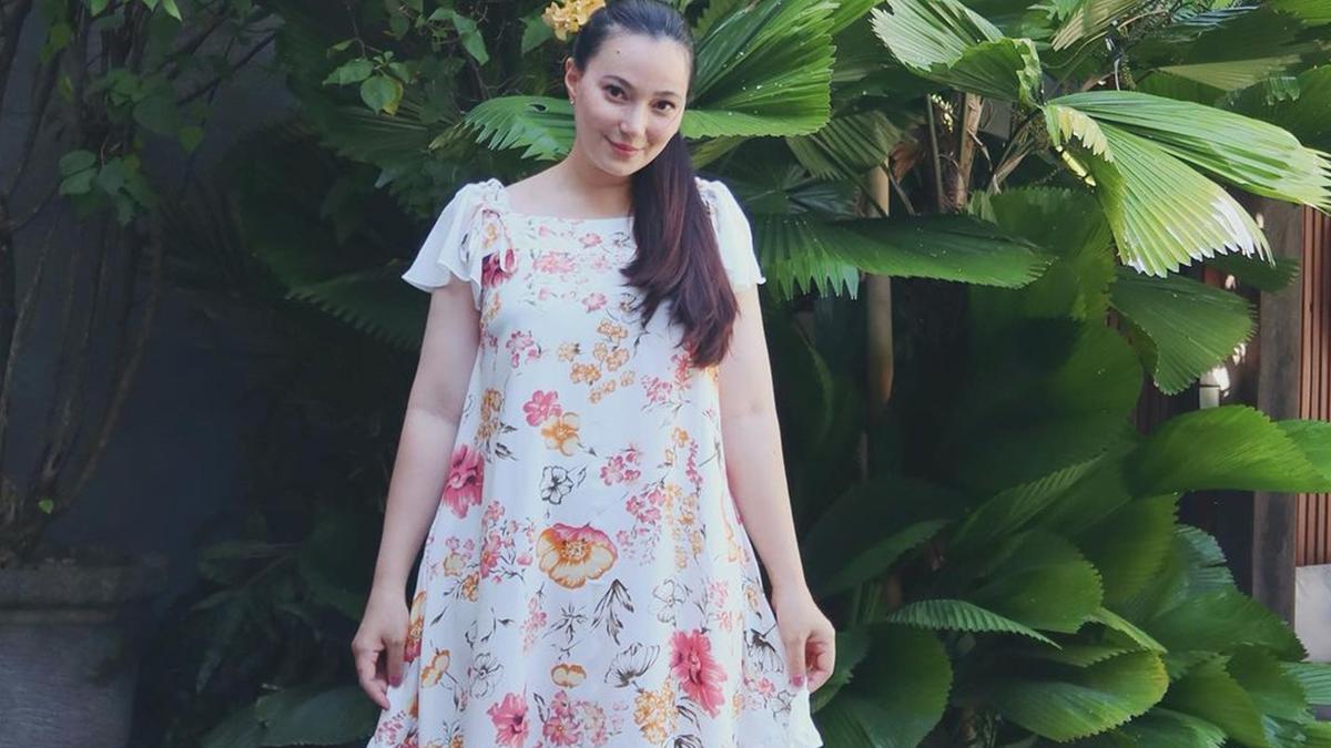 FOTO: Gaya Asmirandah Pakai Gaun Vintage, Tampil Feminin dan Menawan