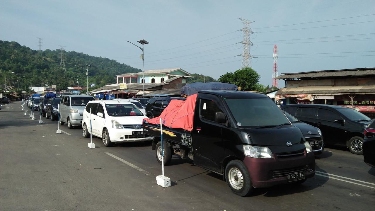 Antrean Pelabuhan Merak