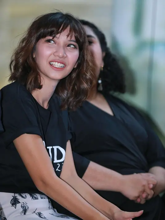 Sekarang ini, Vidi tengah melanjutkan pendidikannya di bidang musik di Amerika Serikat. Membahas soal hal tersebut, Sheila pun mengatakan bahwa dirinya selalu mendukung keputusan yang dipilih Vidi. (Adrian Putra/Bintang.com)