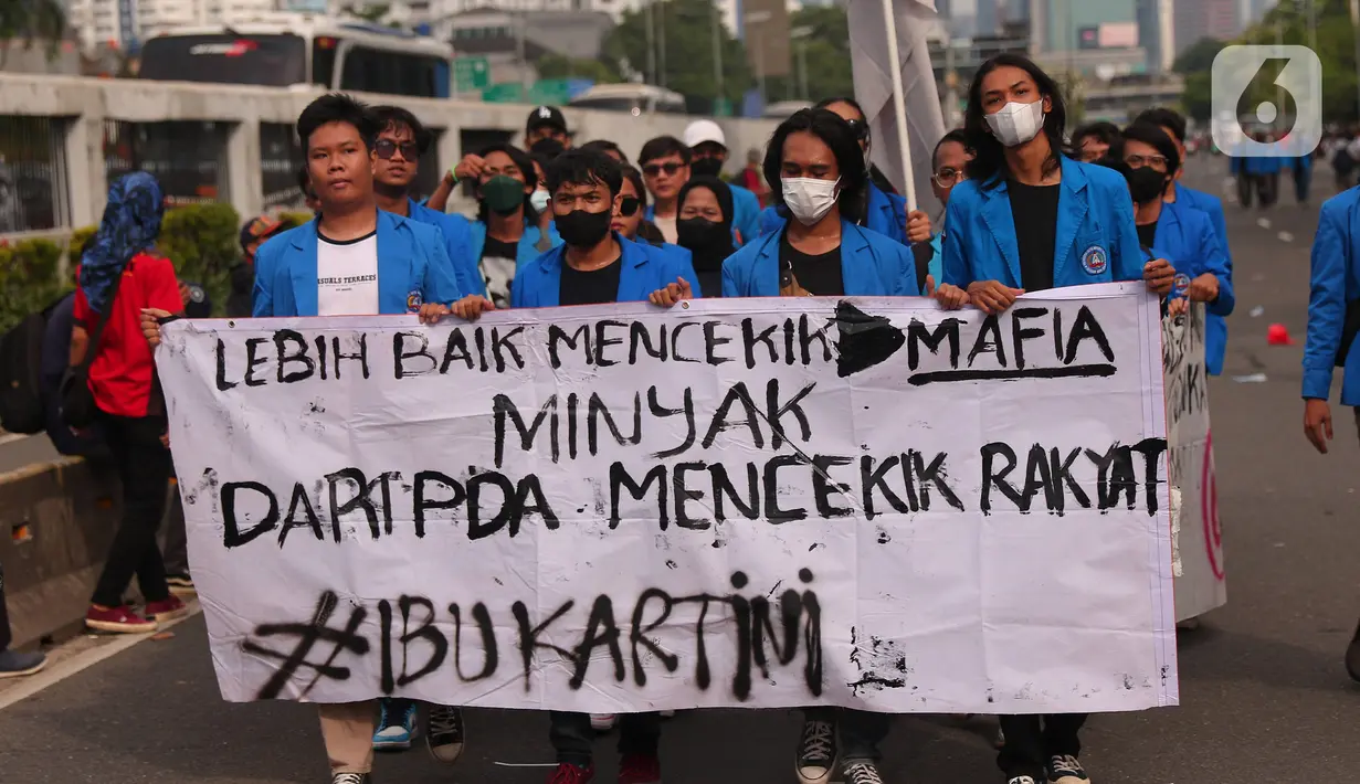 <p>Massa aksi dari berbagai elemen melakukan aksi di Gedung DPR, Jakarta, Kamis (21/4/2022). Aksi yang terdiri dari buruh, mahasiswa dan aktivis menyuarakan untuk menolak penundaan pemilu, kenaikan harga minyak, dan cipta kerja. (Liputan6.com/Angga Yuniar)</p>