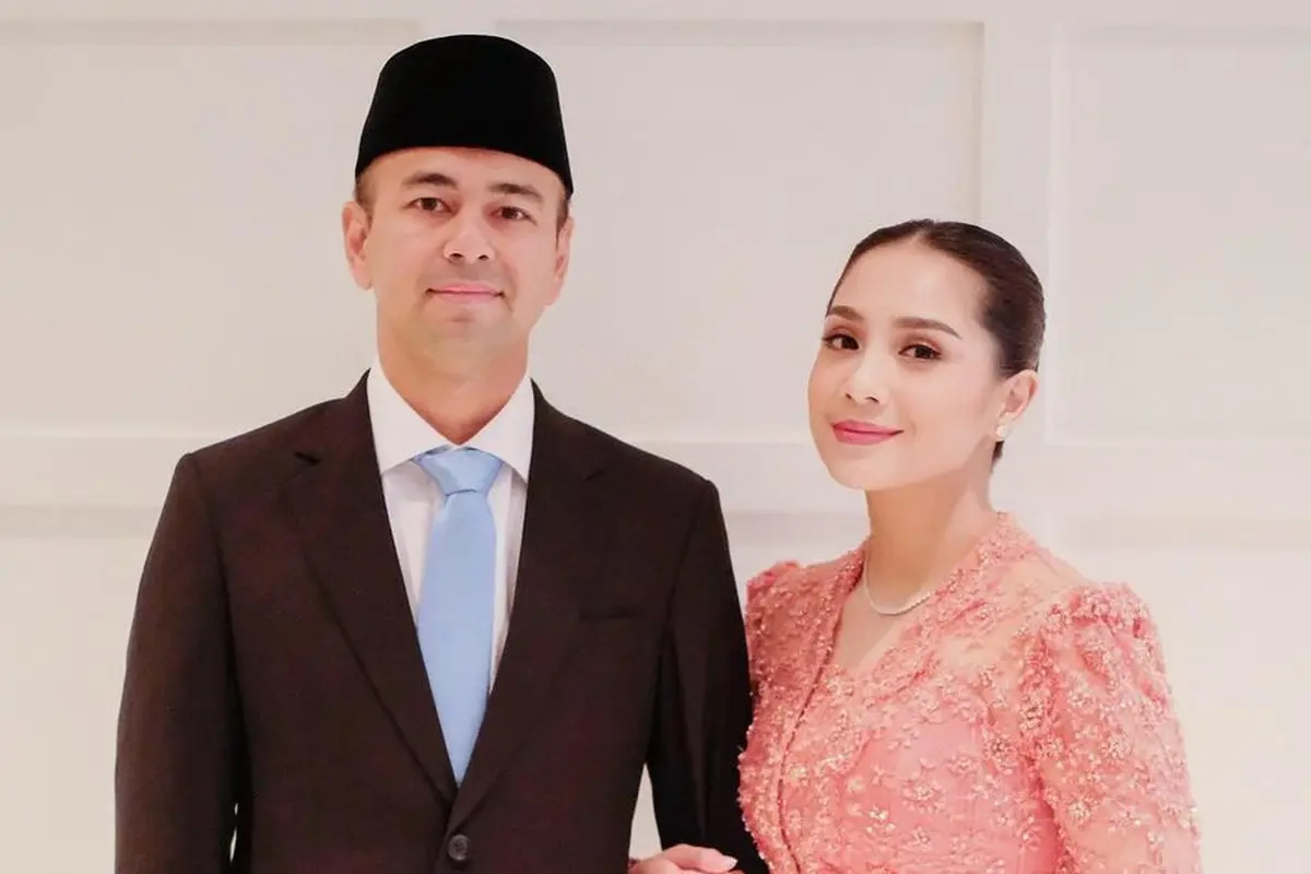 Gaya Nagita Slavina Dampingi Raffi Ahmad Dilantik Jadi Utusan Khusus Prabowo, Pancarkan Elegansi Ibu Pejabat dengan Kebaya Oranye