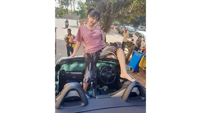 Sebut Penghasilan 500 Juta per Bulan, Ini 5 Potret Lucinta Luna Tampil Sederhana