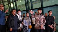 Menteri Luar Negeri, Sugiono menyambut 22 WNI yang telah dievakuasi dari Iran di Bandara Internasional Soekarno-Hatta. (Foto: Liputan6.com/Pramita Tristiawati).